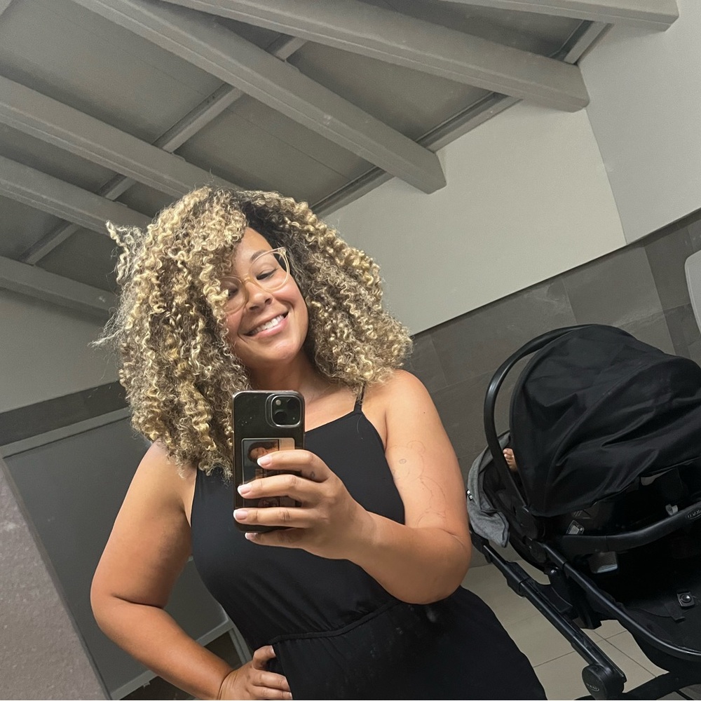 Meet your Posher, Alexis